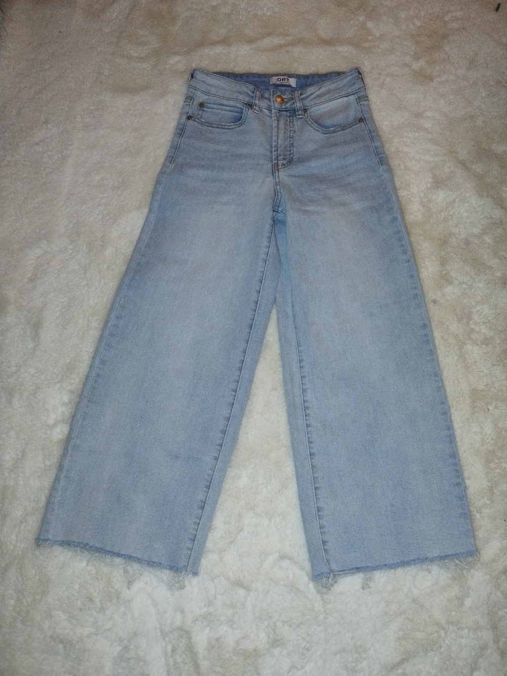 Light Wash Wide Leg Women’s Jeans